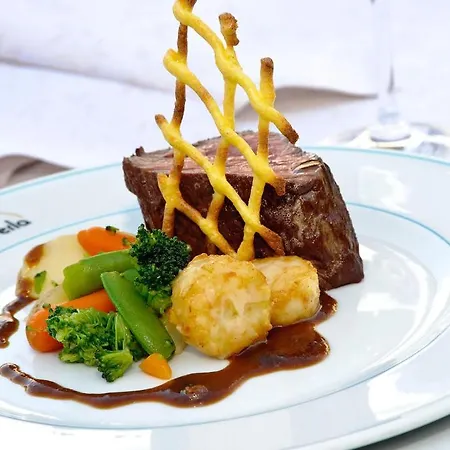 Alpin & Vital La Perla Отель 4*